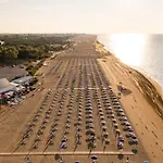 Elegant Seafront In Apartman