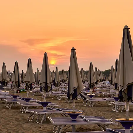 Appartement Elegant Seafront In Bibione