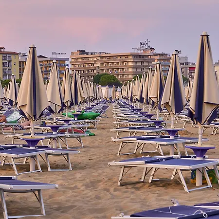 Elegant Seafront In