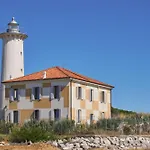 Elegant Seafront In * 比比翁