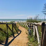 公寓 Elegant Seafront In