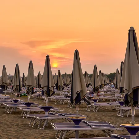 Appartamento Elegant Seafront In *