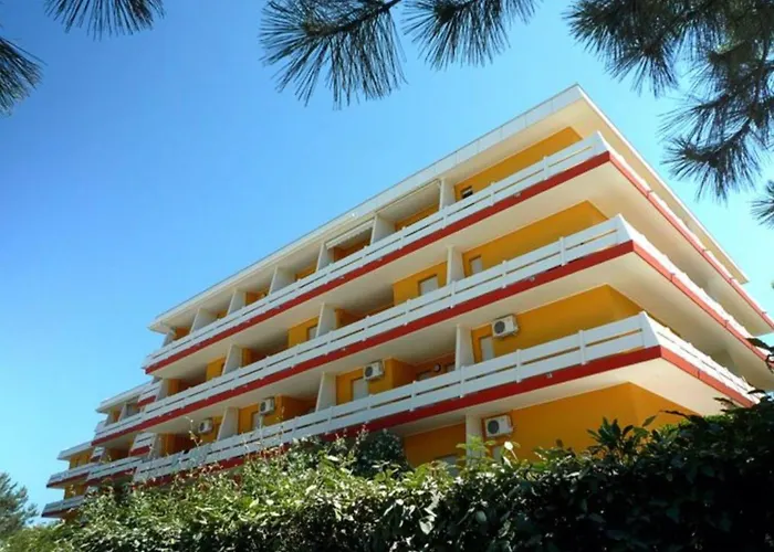 Apartment Elegant Seafront In *