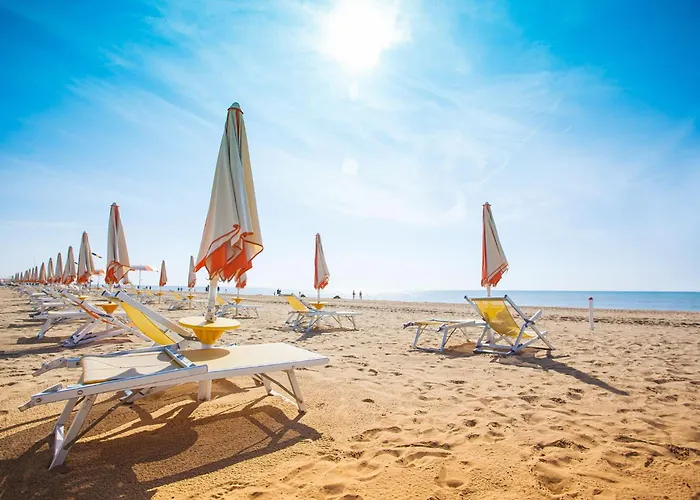 Apartment Elegant Seafront In